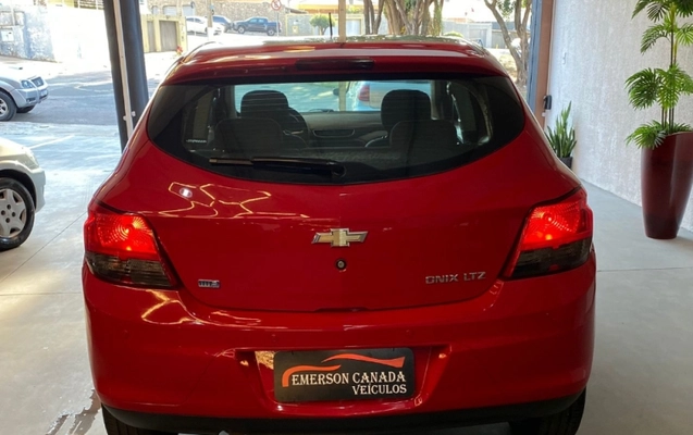 imagem-https://www.socarrao.com.br/sc-vehicle-images-prod/15254/1785754864182-CGJNaKkKD4Wl42DCJel2JA0oapHlUE30.jpg