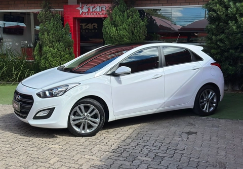 Hyundai i30 1.8 16V Aut. 5p 2016 Branco — foto 1 de 3