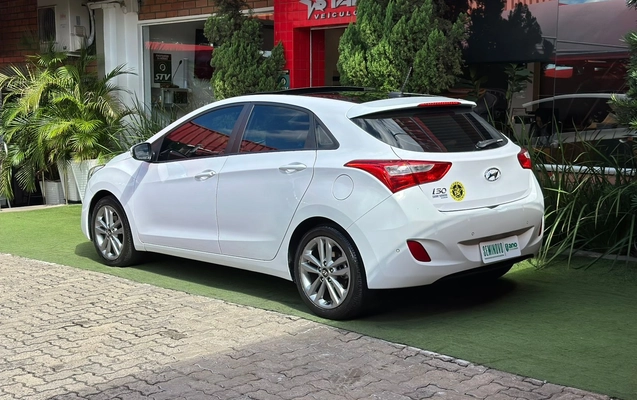 imagem-https://www.socarrao.com.br/sc-vehicle-images-prod/1525822/1789052338279-8f28ccce-d6e6-42d3-b7e3-aa1e0b5dbf83.jpg