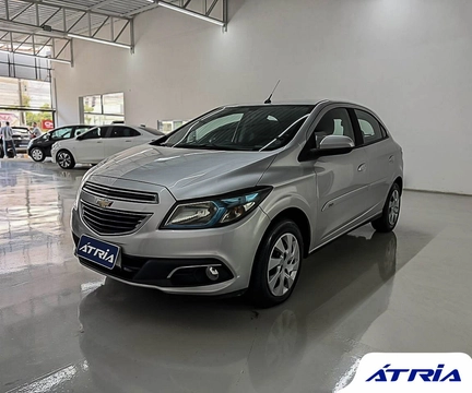 Chevrolet Onix 2015 Prata — foto 1 de 3