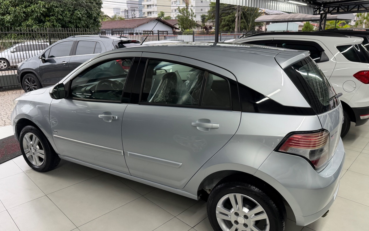 imagem-https://www.socarrao.com.br/sc-vehicle-images-prod/1540226/1779136463103-SU1HXzY2MzkuanBlZw.jpeg