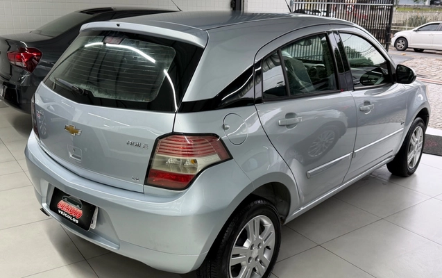 imagem-https://www.socarrao.com.br/sc-vehicle-images-prod/1540226/1779136463174-SU1HXzY2NDIuanBlZw.jpeg