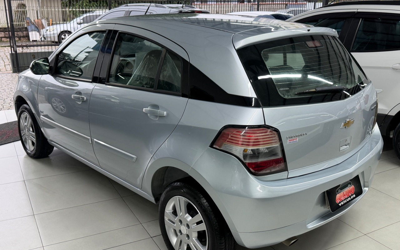 imagem-https://www.socarrao.com.br/sc-vehicle-images-prod/1540226/1779136463375-SU1HXzY2NDMuanBlZw.jpeg