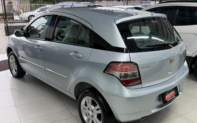 imagem-https://www.socarrao.com.br/sc-vehicle-images-prod/1540226/1779136463375-SU1HXzY2NDMuanBlZw.jpeg
