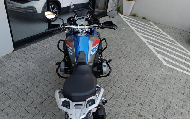 imagem-https://www.socarrao.com.br/sc-vehicle-images-prod/1540916/1789504676697-7405717_0_B_300f296500.jpeg