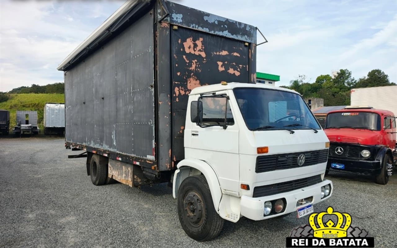 VOLKSWAGEN 11-130 2p (diesel) na cor Branco em Blumenau / SC - 1561269