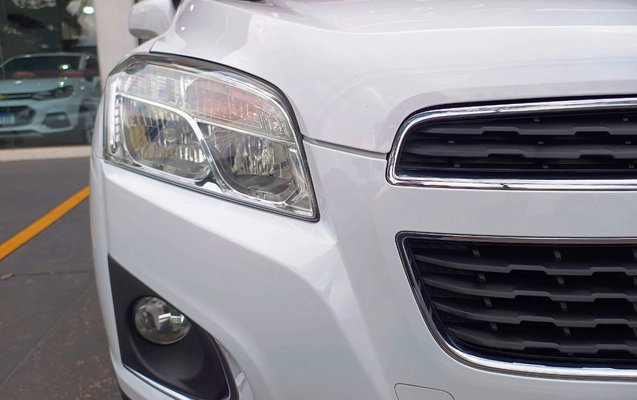 imagem-https://www.socarrao.com.br/sc-vehicle-images-prod/1561836/1779191426007-Q0hFVlJPTEVUIFRSQUNLRVIgMS44IExUWiA0WDIgMjAxNSBCUkFOQ0EgIDMuanBn.jpg