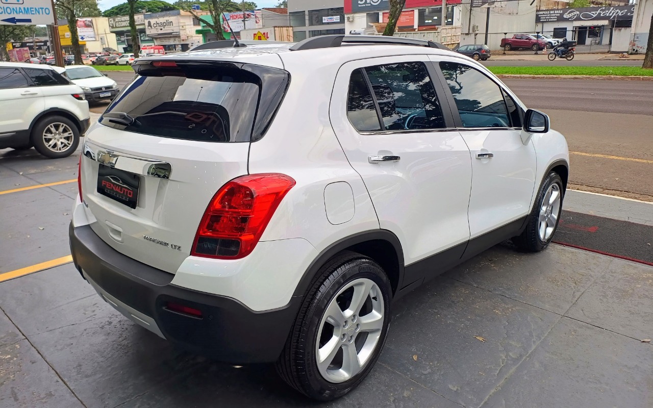 imagem-https://www.socarrao.com.br/sc-vehicle-images-prod/1561836/1779191426091-Q0hFVlJPTEVUIFRSQUNLRVIgMS44IExUWiA0WDIgMjAxNSBCUkFOQ0EgIDQuanBn.jpg