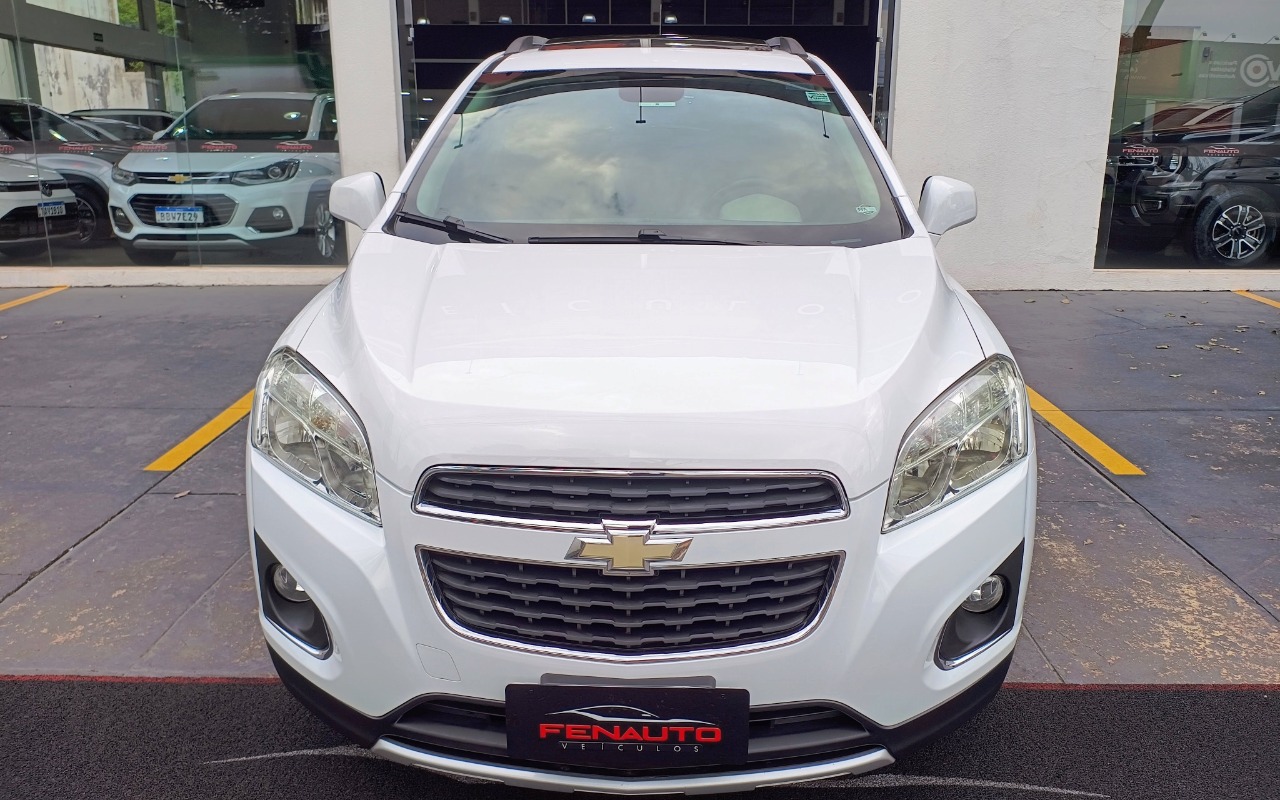 imagem-https://www.socarrao.com.br/sc-vehicle-images-prod/1561836/1779191426290-Q0hFVlJPTEVUIFRSQUNLRVIgMS44IExUWiA0WDIgMjAxNSBCUkFOQ0EgIDYuanBn.jpg