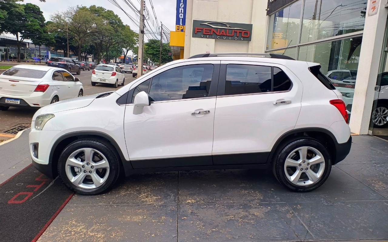 imagem-https://www.socarrao.com.br/sc-vehicle-images-prod/1561836/1779191426565-Q0hFVlJPTEVUIFRSQUNLRVIgMS44IExUWiA0WDIgMjAxNSBCUkFOQ0EgIDkuanBn.jpg