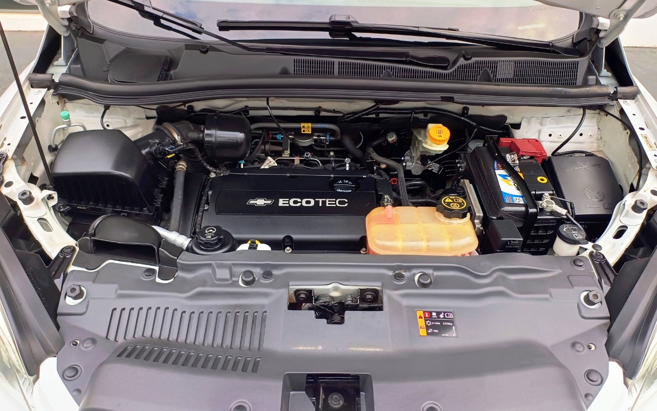 imagem-https://www.socarrao.com.br/sc-vehicle-images-prod/1561836/1779191428031-Q0hFVlJPTEVUIFRSQUNLRVIgMS44IExUWiA0WDIgMjAxNSBCUkFOQ0EgIDIxLmpwZw.jpg
