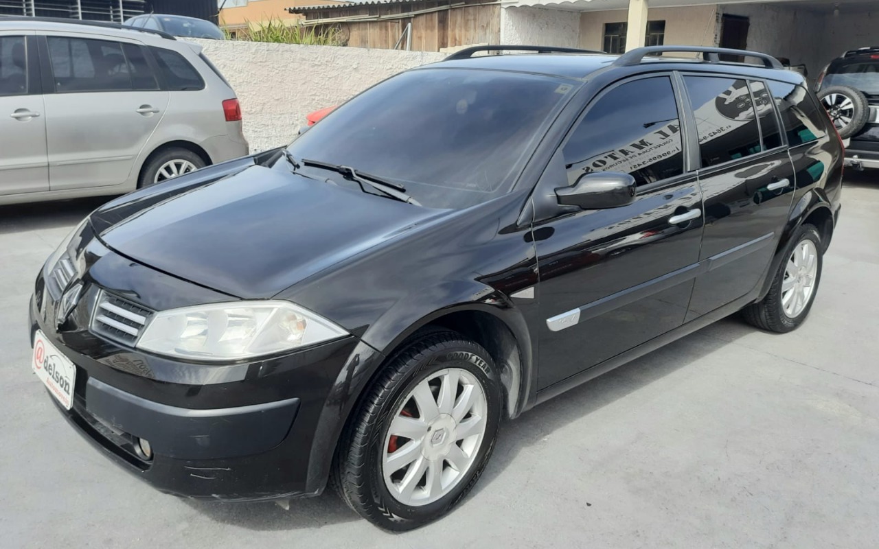 Renault Megane Grand Tour Dynam. Hi-Flex 1.6 16V na cor Preto em Araucária / PR - 1561892
