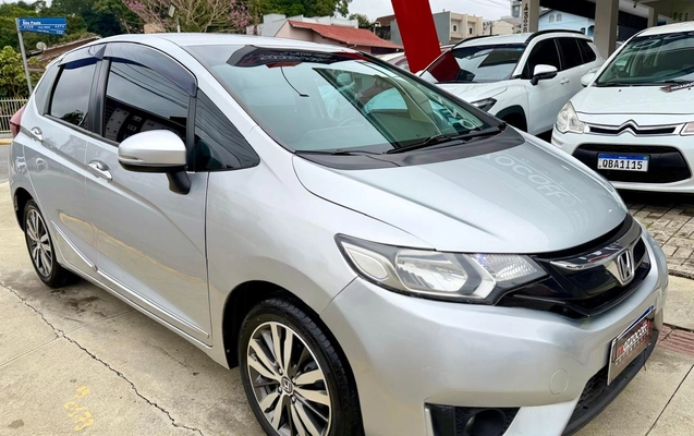 imagem-https://www.socarrao.com.br/sc-vehicle-images-prod/1564525/1782915884149-003_78db24802baa359f1700c48d0657ea42.jpeg