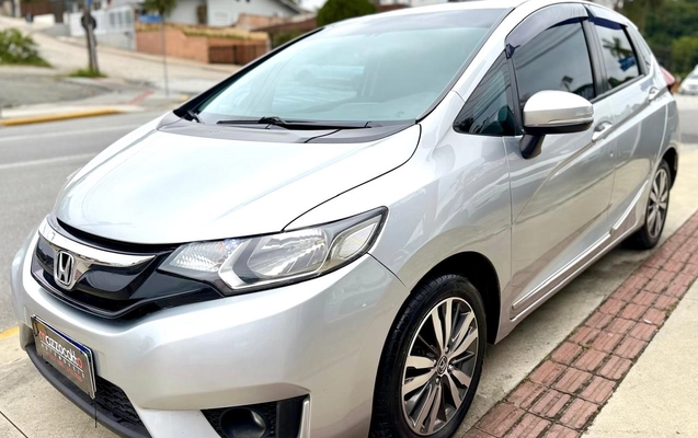 imagem-https://www.socarrao.com.br/sc-vehicle-images-prod/1564525/1782915884152-003_873285e796075c1a74af01c9dba7a4d3.jpeg