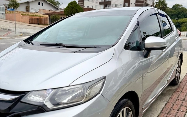 imagem-https://www.socarrao.com.br/sc-vehicle-images-prod/1564525/1782915884154-003_e9e0a2e448ed6e4a369e3450e567ab7f.jpeg