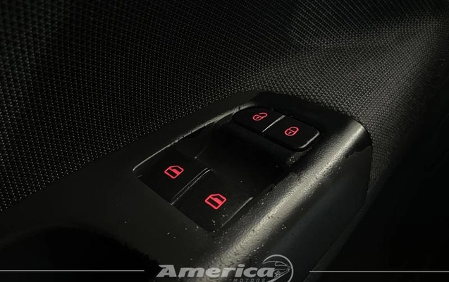 imagem-https://www.socarrao.com.br/sc-vehicle-images-prod/1565086/1786640633142-8066035_3_B_a5ddc60d35.jpeg