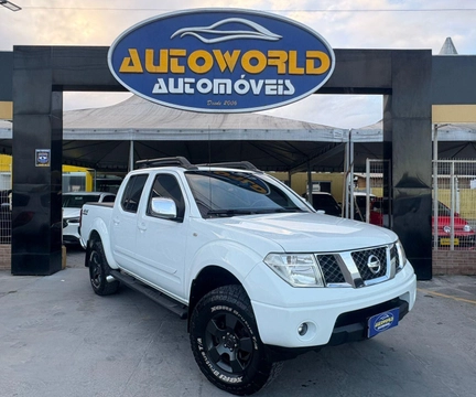 Nissan Frontier 2013 Branco — foto 1 de 3