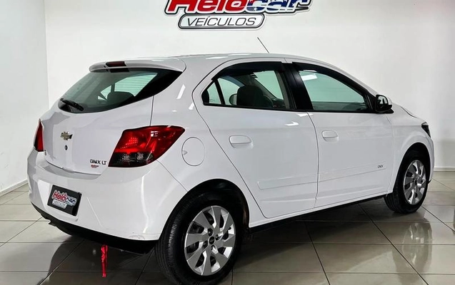 imagem-https://www.socarrao.com.br/sc-vehicle-images-prod/1566122/1789415728805-8097912_4_B_8cc4b9cc7f.jpeg