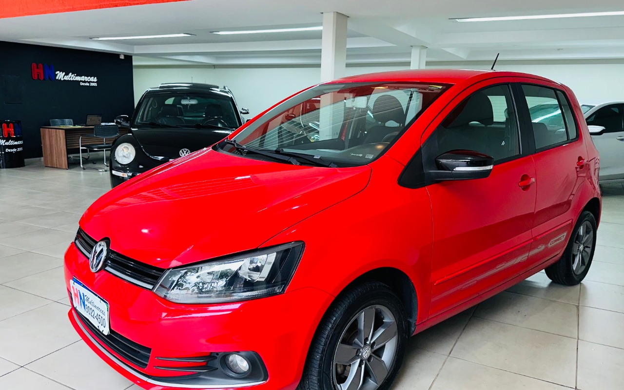 Volkswagen Fox Connect 1.6 Flex 8V 5p na cor Vermelho em Curitiba / PR - 1566797