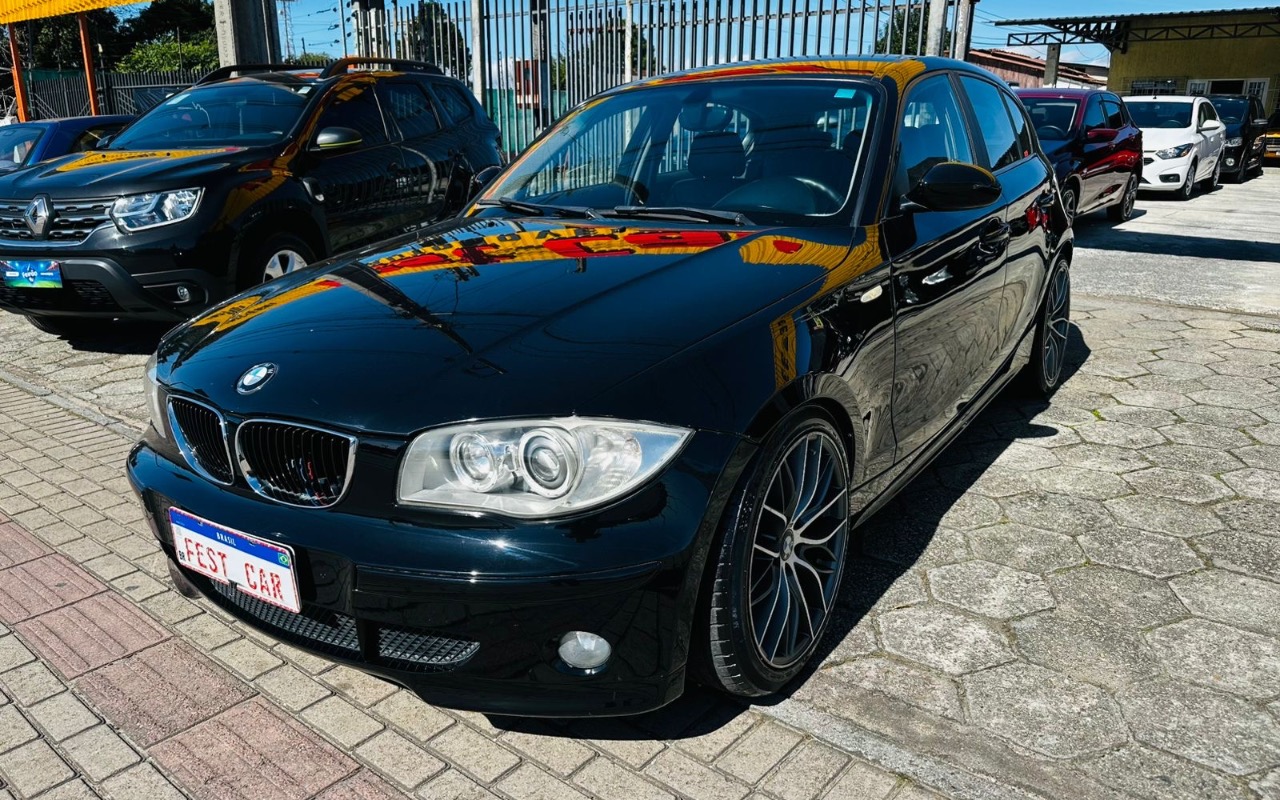 BMW 120i 2.0 16V 150cv/ 156cv 5p na cor Preto em Pinhais / PR - 1574548