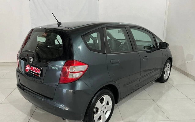 imagem-https://www.socarrao.com.br/sc-vehicle-images-prod/1575066/1788204714736-dadb844e17e54078bf1e4559b59fe6ab_1785329493724.jpg