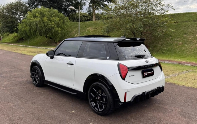 imagem-https://www.socarrao.com.br/sc-vehicle-images-prod/1575695/1779215377018-V2hhdHNBcHAgSW1hZ2UgMjAyNi0wNS0xOSBhdCAxNS4wNC4wNyAoMykuanBlZw.jpeg