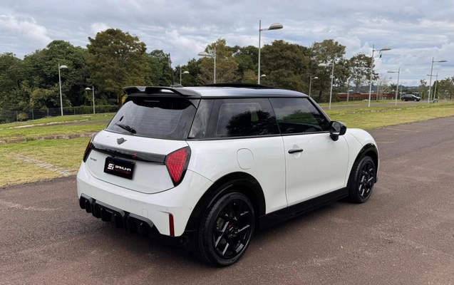 imagem-https://www.socarrao.com.br/sc-vehicle-images-prod/1575695/1779215377224-V2hhdHNBcHAgSW1hZ2UgMjAyNi0wNS0xOSBhdCAxNS4wNC4wOCAoMSkuanBlZw.jpeg
