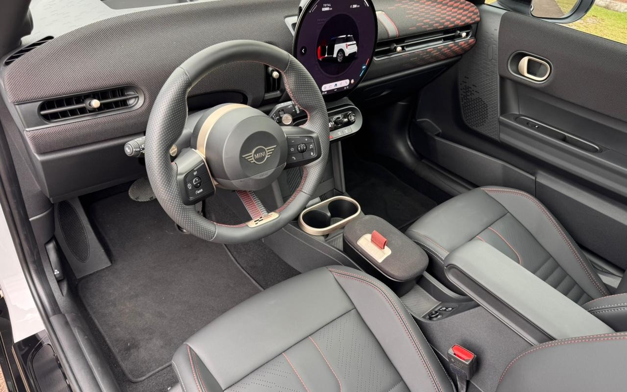 imagem-https://www.socarrao.com.br/sc-vehicle-images-prod/1575695/1779215377388-V2hhdHNBcHAgSW1hZ2UgMjAyNi0wNS0xOSBhdCAxNS4wNC4wOSAoMSkuanBlZw.jpeg