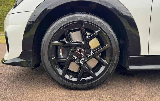 imagem-https://www.socarrao.com.br/sc-vehicle-images-prod/1575695/1779215377843-V2hhdHNBcHAgSW1hZ2UgMjAyNi0wNS0xOSBhdCAxNS4wNC4xMi5qcGVn.jpeg