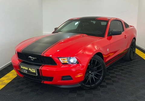 Ford Mustang 3.8 V6 2012 Vermelho — foto 1 de 3