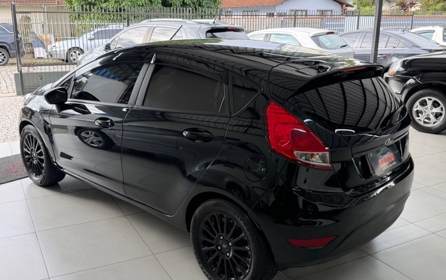 imagem-https://www.socarrao.com.br/sc-vehicle-images-prod/1578631/1779220383552-SU1HXzY3MTEuanBlZw.jpeg