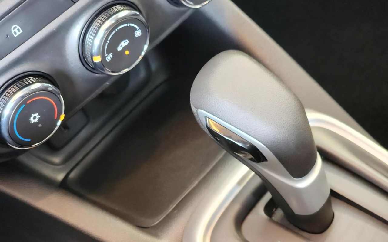 imagem-https://www.socarrao.com.br/sc-vehicle-images-prod/1583240/1779228884368-NzkxMDAyMl8xNF9CXzU5ZDE3N2RiMmEuanBlZw.jpeg