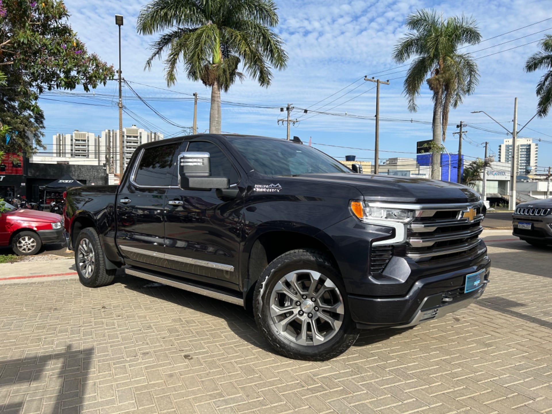 Chevrolet Silverado High Country 5.3 V8 AWD Aut. na cor Cinza em Londrina / PR - 15874