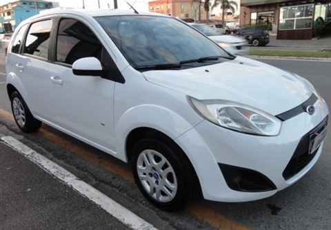 Ford Fiesta 2014 Branco — foto 1 de 3
