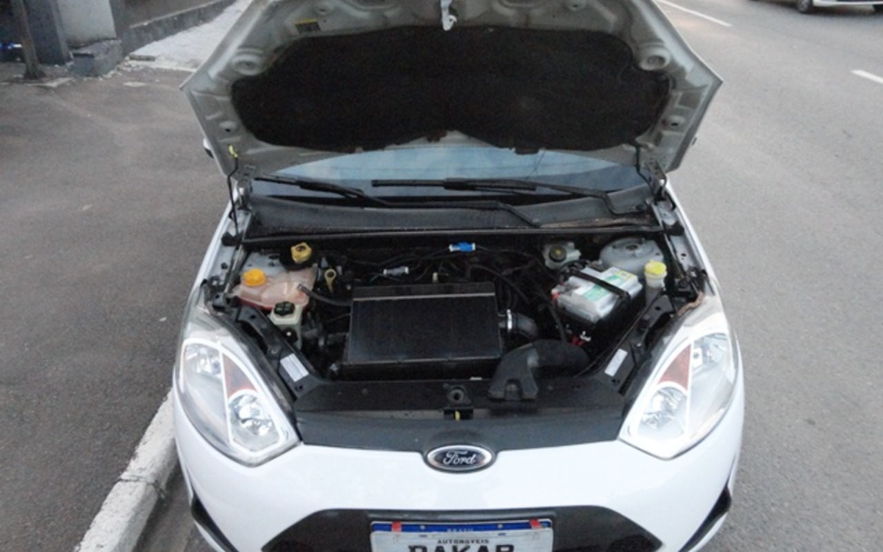 imagem-https://www.socarrao.com.br/sc-vehicle-images-prod/1599810/1780405645014-RFNDMDQ1OTYuSlBH.JPG