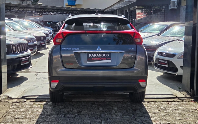 imagem-https://www.socarrao.com.br/sc-vehicle-images-prod/1600561/1787845816591-ef3aebff-807d-4fe7-927d-a098c14a856d.jpg