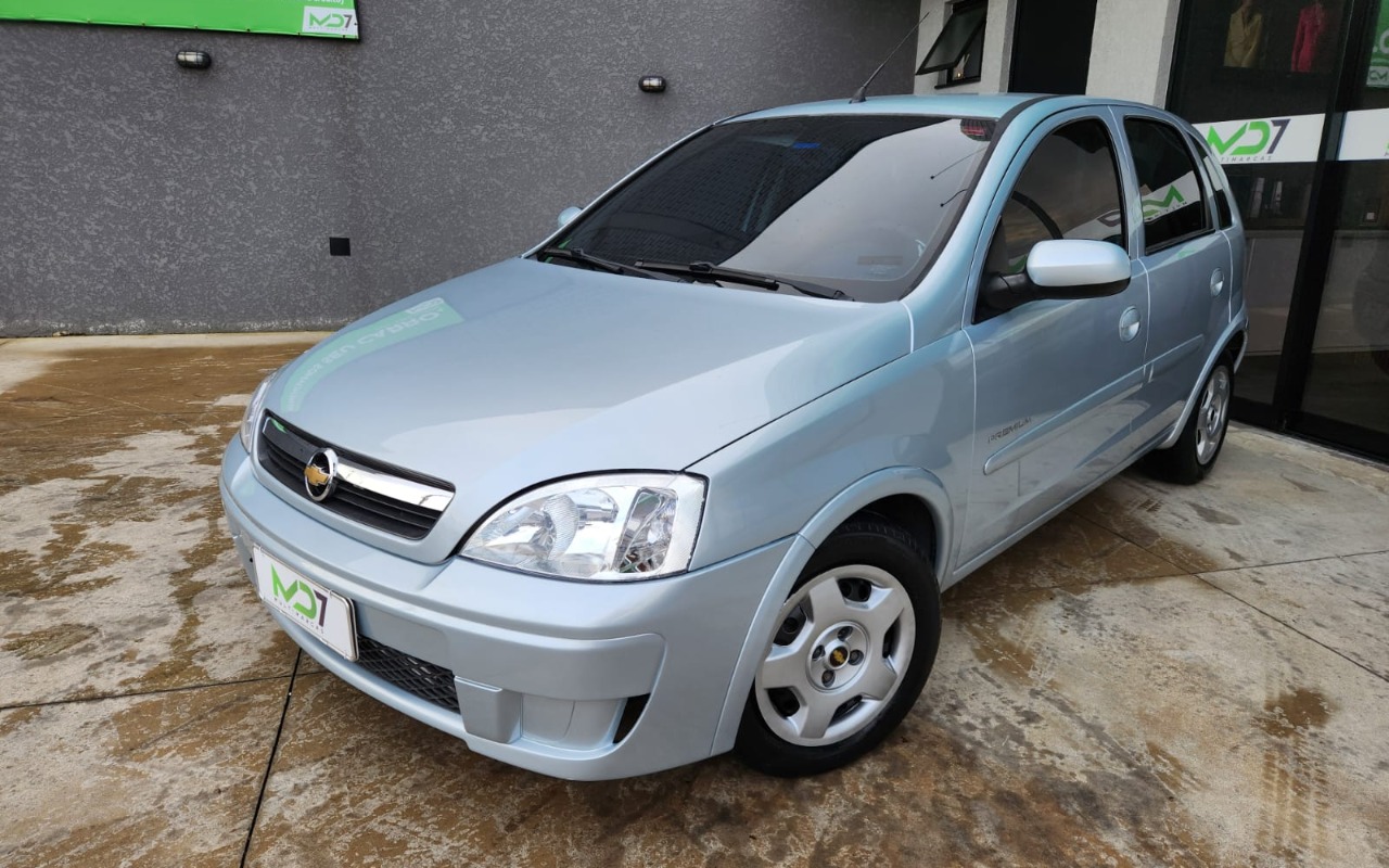Chevrolet Corsa Hat. Premium 1.4 8V ECONOFLEX 5p na cor Prata em Curitiba / PR - 1601352