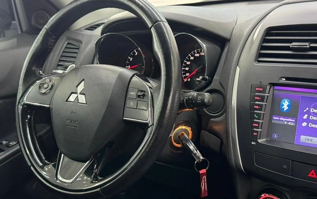 imagem-https://www.socarrao.com.br/sc-vehicle-images-prod/1601623/1787767510662-7953795_8_B_b6fb5bb21f.jpeg