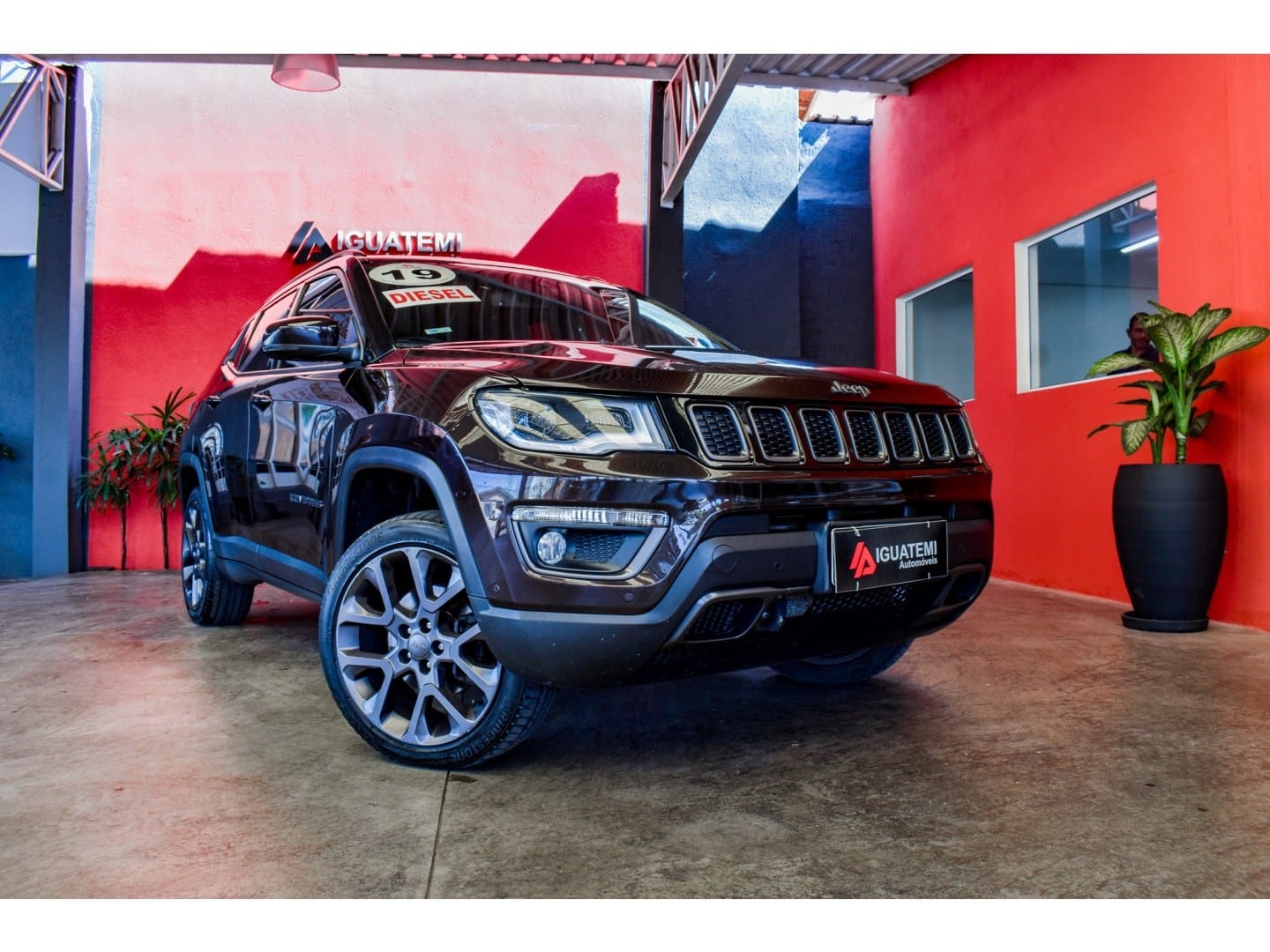 Jeep Compass 2019 Marrom — foto 1 de 3
