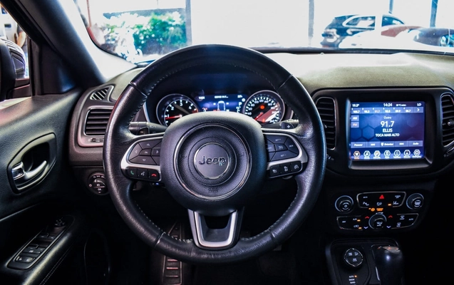 imagem-https://www.socarrao.com.br/sc-vehicle-images-prod/16023/1769988030070-7168384OR_1765983436_57_940.jpg