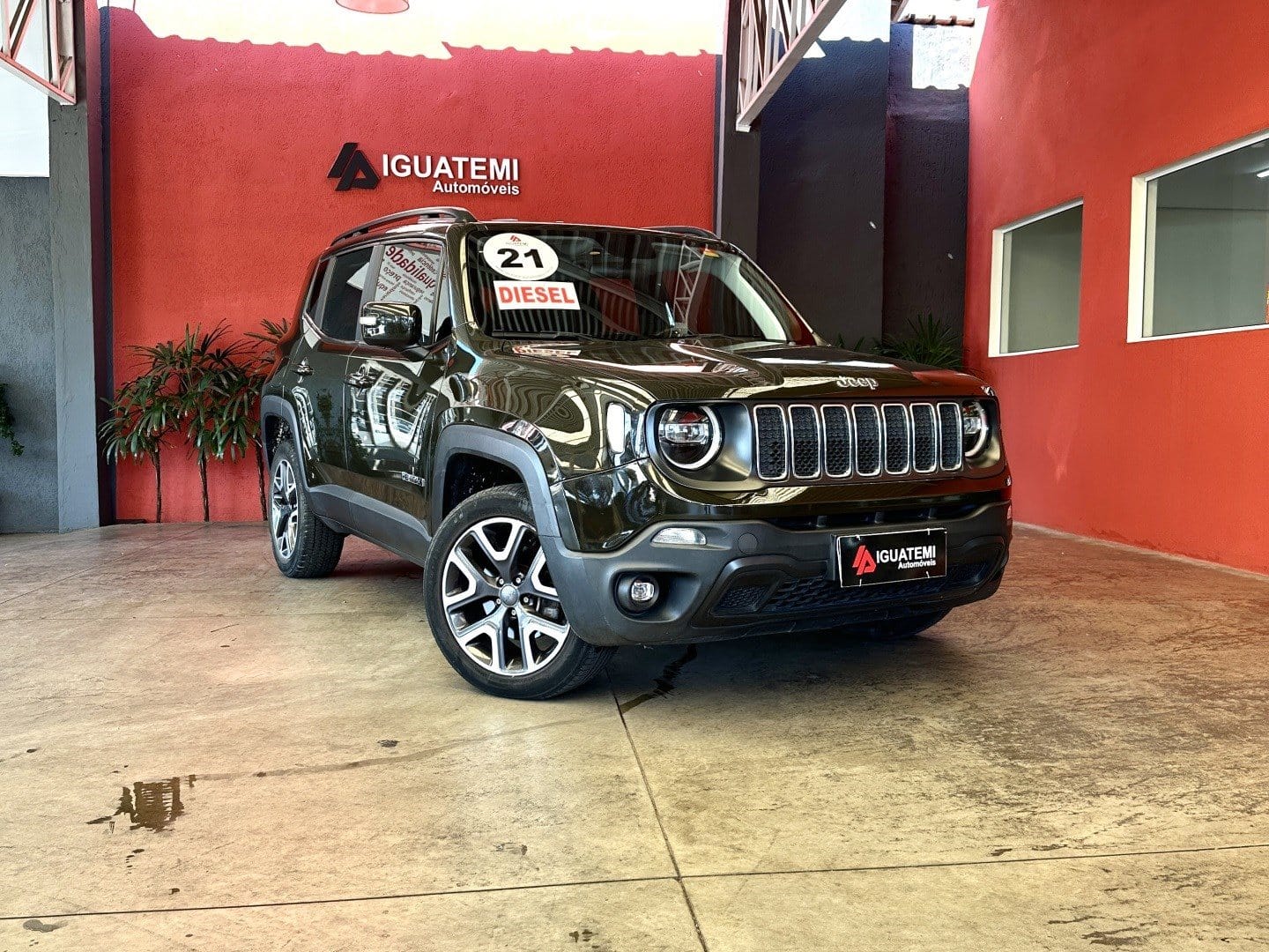 Jeep Renegade 2021 Verde — foto 1 de 3