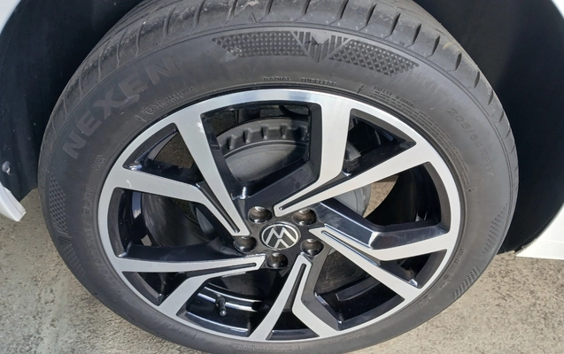 imagem-https://www.socarrao.com.br/sc-vehicle-images-prod/1603173/1779301850982-MTc3OTMwMTI2NzgwMDIwMzA1OTMwNTc3NDk3ODgwNy5qcGc.jpg