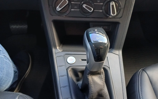 imagem-https://www.socarrao.com.br/sc-vehicle-images-prod/1603173/1779301851905-MTc3OTMwMTQ1NzM5MTI4MzQxMjQxMzA1MjkxMDMzODUuanBn.jpg