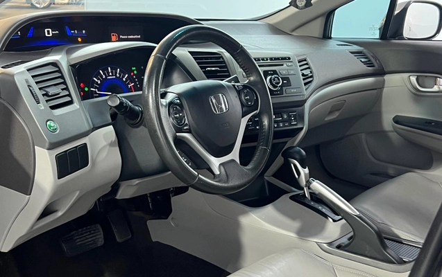 imagem-https://www.socarrao.com.br/sc-vehicle-images-prod/1603774/1779739205215-9630a519cab74f109b273873b3e0d8e4_1779302838987.jpeg