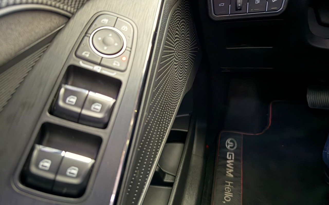 imagem-https://www.socarrao.com.br/sc-vehicle-images-prod/1604092/1779303550969-MTcuanBlZw.jpeg