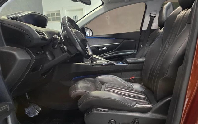 imagem-https://www.socarrao.com.br/sc-vehicle-images-prod/1605422/1785587760160-8021076_28_B_38e6ea205f.jpeg