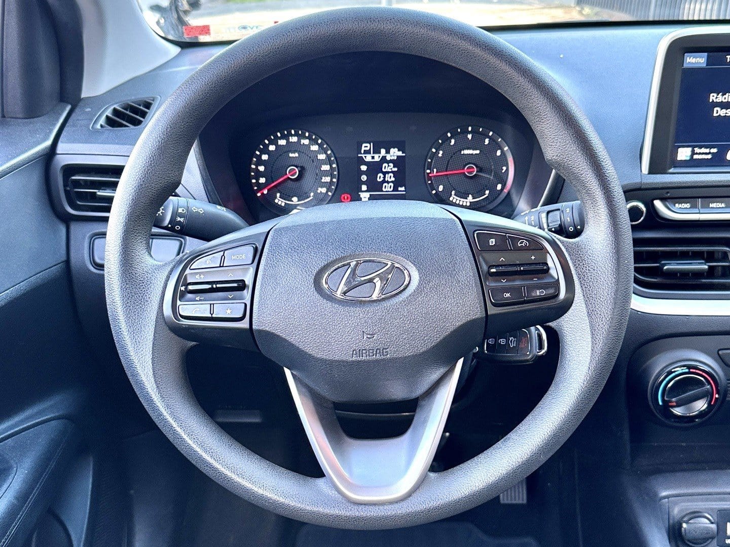 imagem-https://www.socarrao.com.br/sc-vehicle-images-prod/16058/1769988038237-7227123OR_1768490776_33_430.jpg