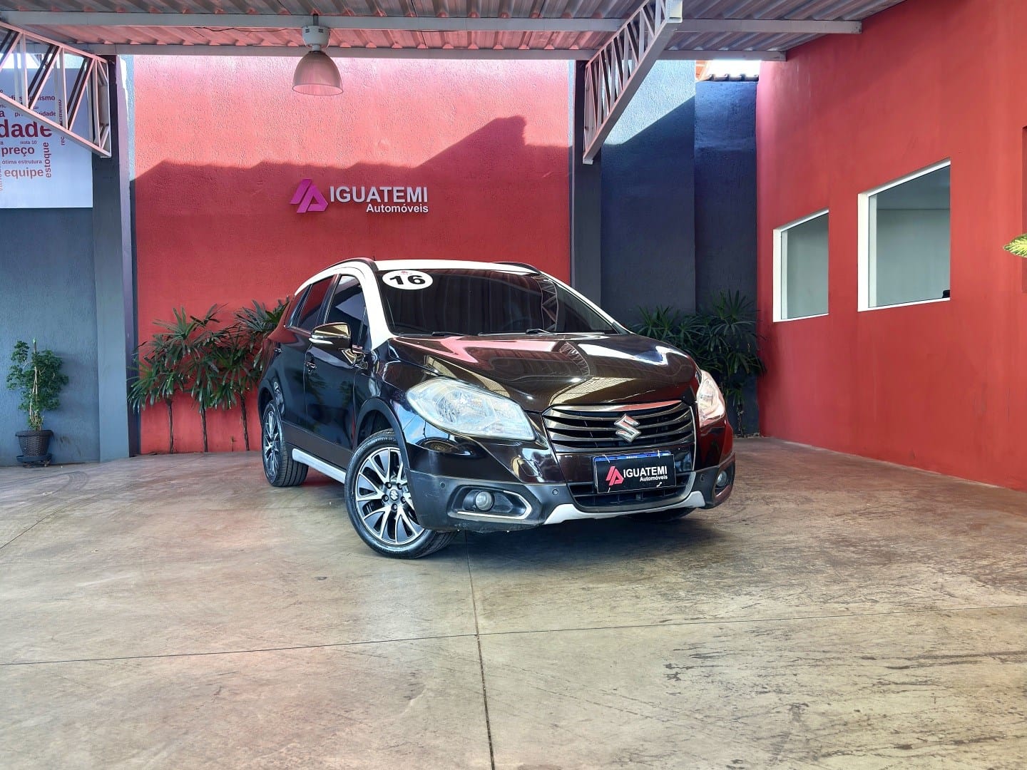 Suzuki SX4 2016 Marrom — foto 1 de 3