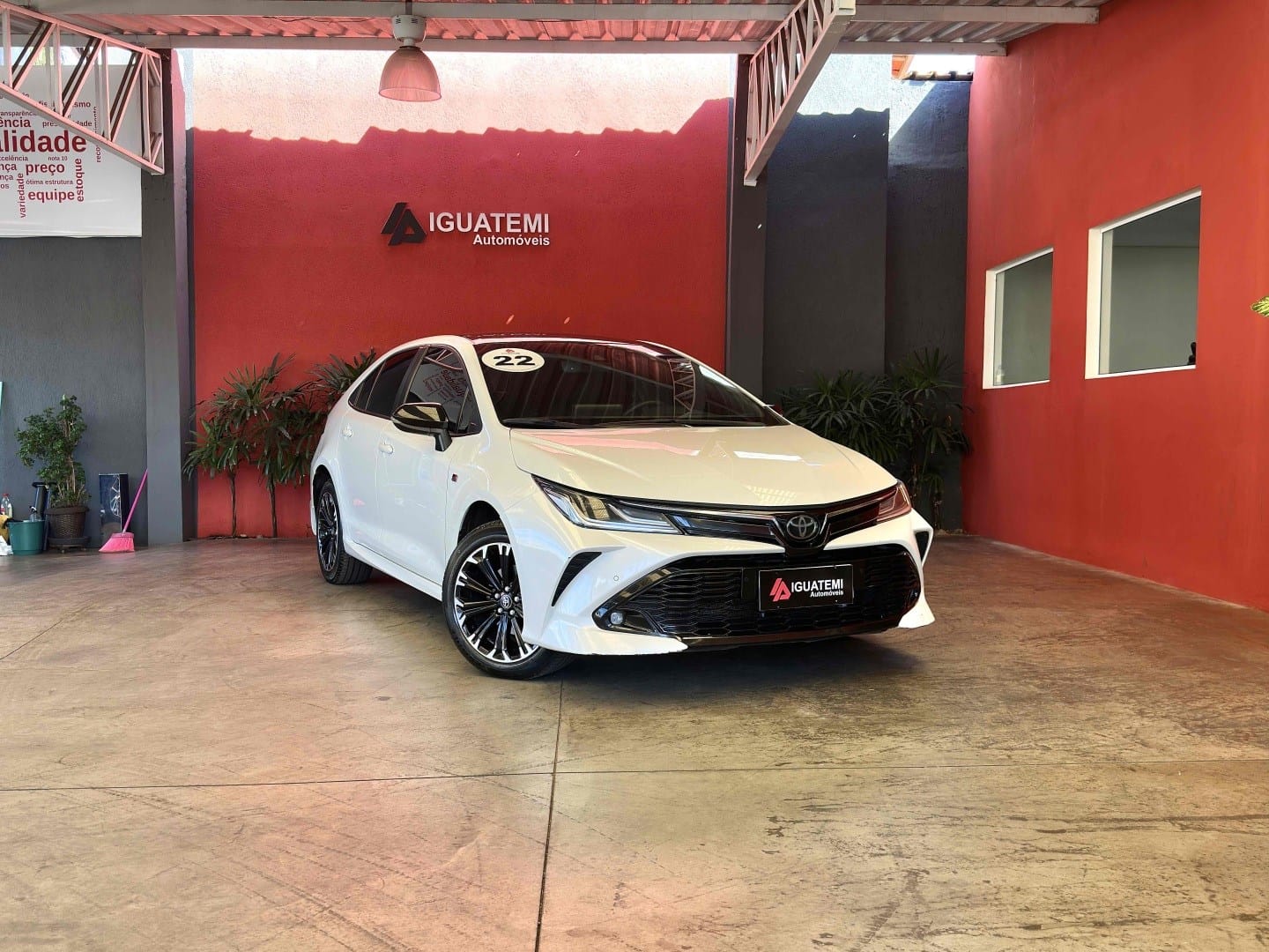 Toyota Corolla 2022 Branco — foto 1 de 3