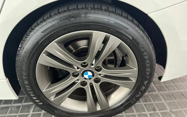 imagem-https://www.socarrao.com.br/sc-vehicle-images-prod/1612136/1789423001044-8107979_19_B_49327407b9.jpeg